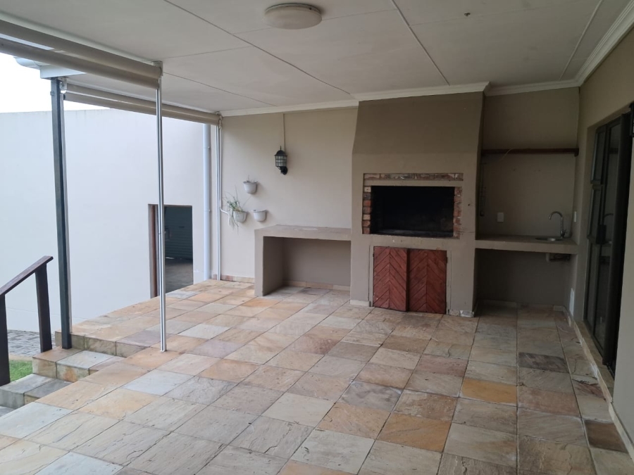To Let 2 Bedroom Property for Rent in Kwelera Eastern Cape